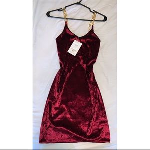 Femme Luxe Mini Dress in Red Wine. Size 6US.